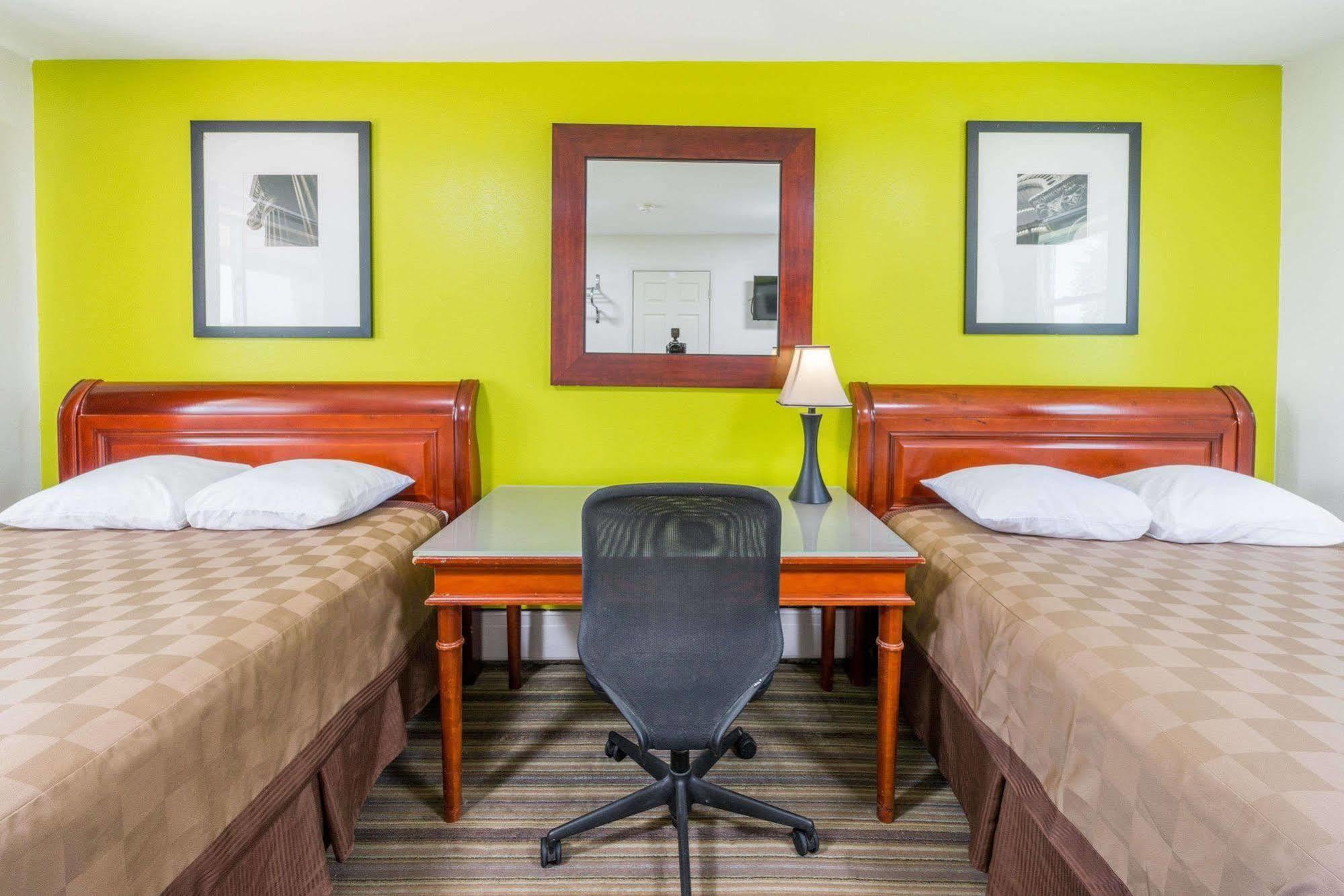 Rodeway Inn Pittsfield Buitenkant foto