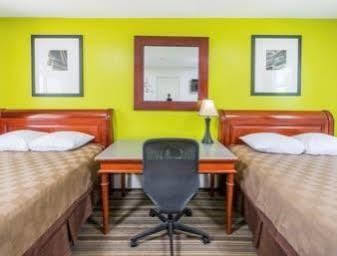 Rodeway Inn Pittsfield Buitenkant foto